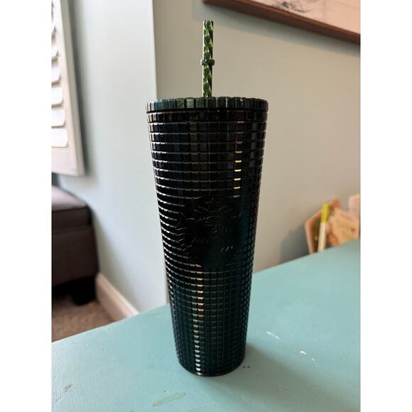 2 Starbucks Cups - Starbucks Holiday 2021 Tumbler, Venti Green, plus BONUS cup - Picture 5 of 13